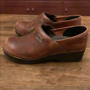 LL bean leather clogs
